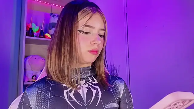 EmilyMiller  online show from February 2026 04:17:02 PM