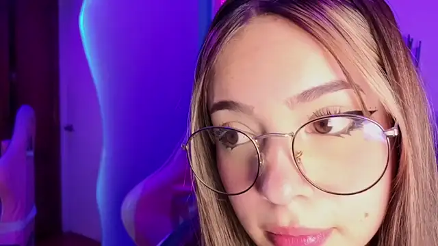 EmilyMiller  online show from March 2026 03:32:02 PM