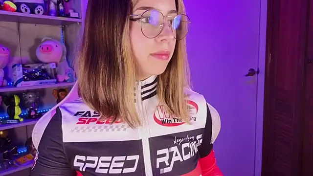 EmilyMiller  online show from February 2026 04:18:02 PM