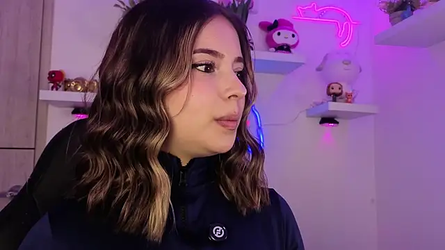 EmilyMiller  online show from June 2026 03:35:02 PM