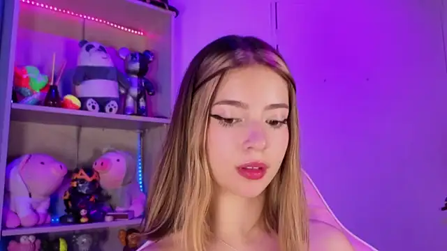 EmilyMiller  online show from February 2026 04:06:02 PM