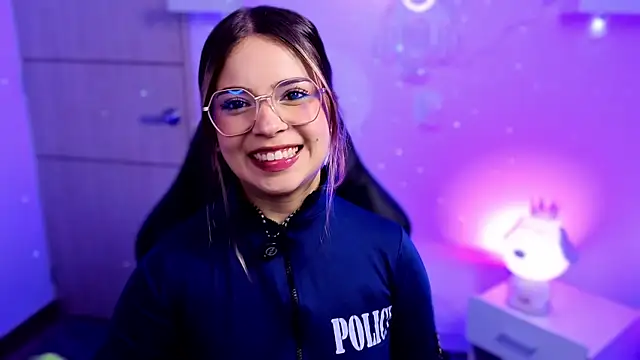 EmilyMiller  online show from June 2026 03:29:01 PM