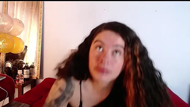 Tamararios online show from November 2025 09:59:02 PM