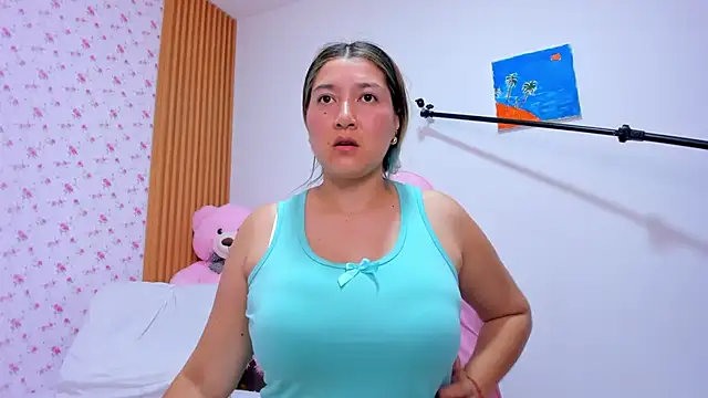 Soyqueen online show from May 2026 04:38:01 AM