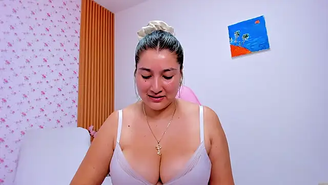 Soyqueen online show from April 2026 03:23:01 AM