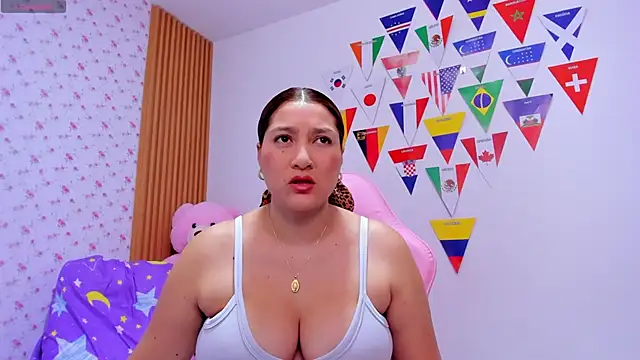 Snapshot of Soyqueen chatting on June 2026 03:12:02 AM Soyqueen online show from June 2026 03:12:02 AM