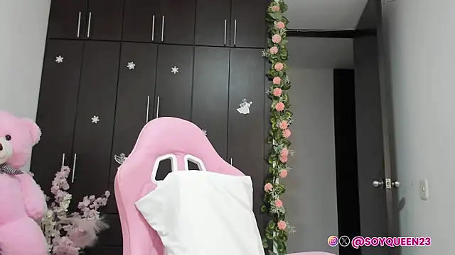 Soyqueen online show from September 2025 04:06:01 AM