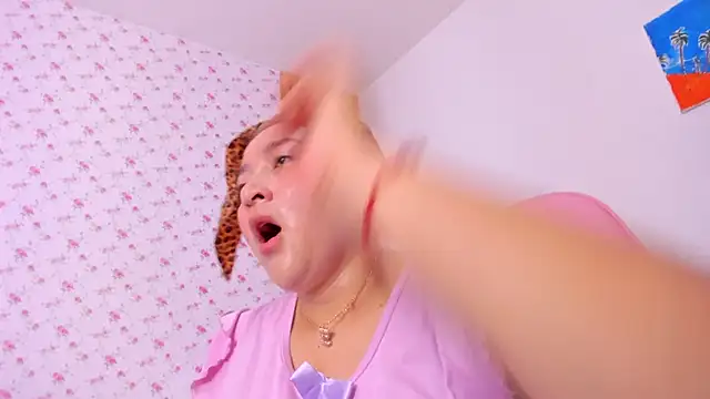 Soyqueen online show from April 2026 07:59:01 AM