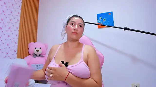 Soyqueen online show from May 2026 04:37:02 AM