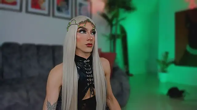 Taylor  foxxx online show from November 2025 06:06:01 AM