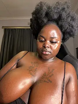 Snapshot of Honeycoco0211 chatting on June 2026 10:58:02 PM Honeycoco0211 online show from June 2026 10:58:02 PM