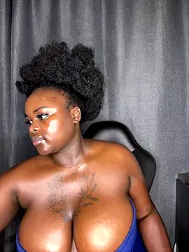 Honeycoco0211 online show from December 2025 03:23:01 AM