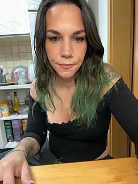 Snapshot of Lady_Knaller chatting on October 2025 06:50:02 PM Lady Knaller online show from October 2025 06:50:02 PM