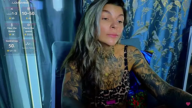 tattooedBabyy online show from November 2025 10:42:02 AM