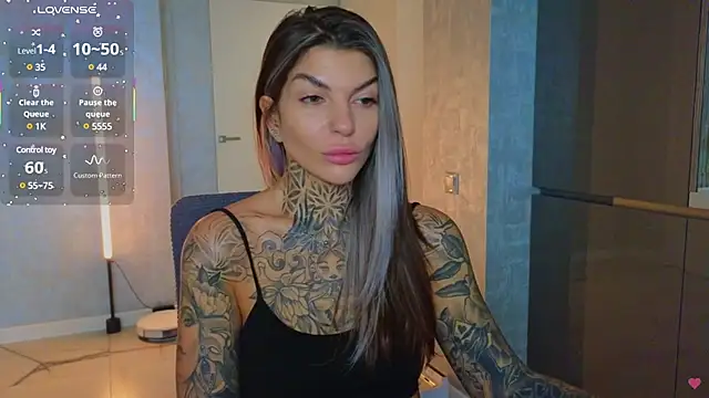 Snapshot of tattooedBabyy chatting on March 2025 08:56:02 AM tattooedBabyy online show from March 2025 08:56:02 AM