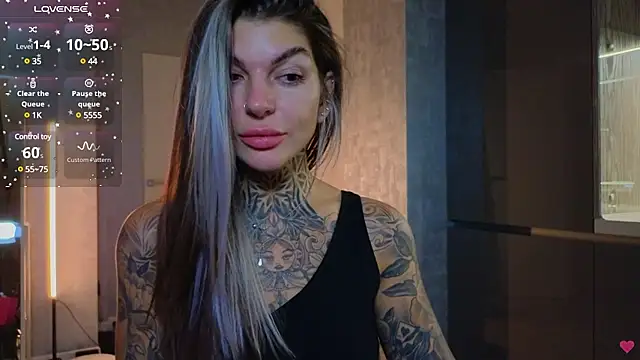 Snapshot of tattooedBabyy chatting on February 2025 04:47:01 PM tattooedBabyy online show from February 2025 04:47:01 PM