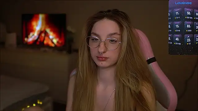 Snapshot of Lexy_kiky chatting on February 2025 08:34:02 PM Lexy kiky online show from February 2025 08:34:02 PM