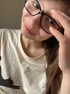 Snapshot of EvaRoss_ chatting on November 2025 08:18:02 AM EvaRoss online show from November 2025 08:18:02 AM