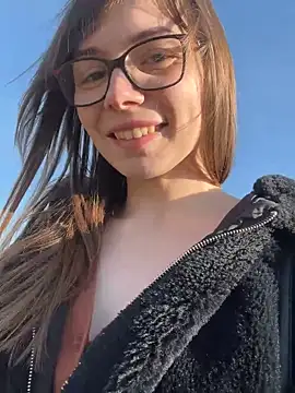 Snapshot of EvaRoss_ chatting on February 2026 01:44:01 PM EvaRoss online show from February 2026 01:44:01 PM