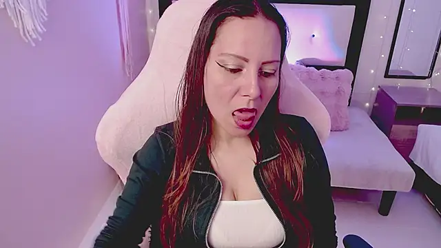 camila delarosa online show from May 2026 04:44:02 PM