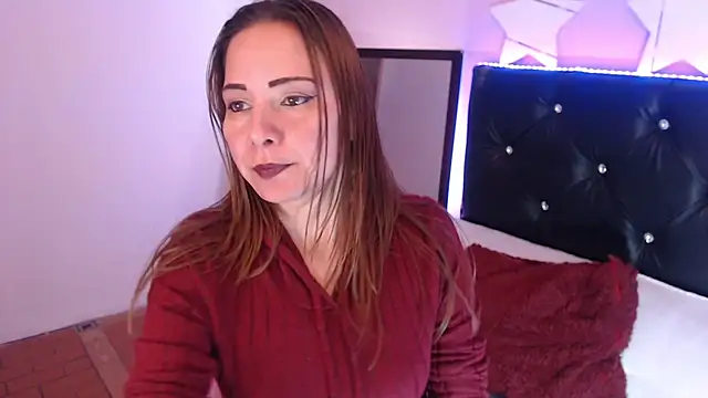 camila delarosa online show from October 2025 06:29:01 PM