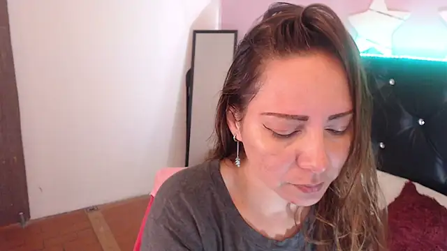 camila delarosa online show from October 2025 12:29:02 PM