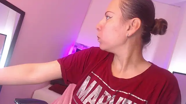 camila delarosa online show from September 2025 04:51:01 PM