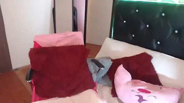 camila delarosa online show from October 2025 09:32:02 AM