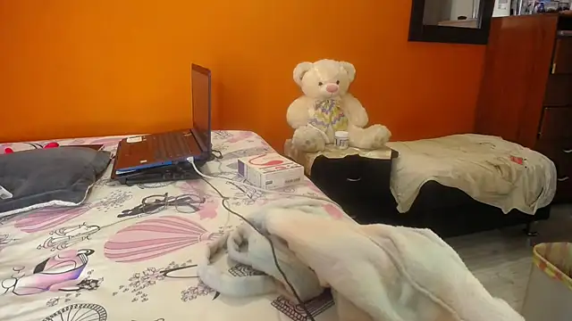 Snapshot of raniafantasianal chatting on December 2024 09:06:01 PM raniafantasianal online show from December 2024 09:06:01 PM