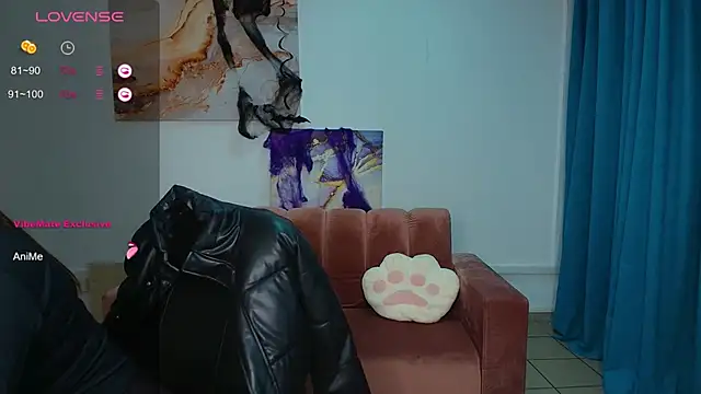 Snapshot of ElmiraPowers chatting on November 2025 12:32:01 PM ElmiraPowers online show from November 2025 12:32:01 PM