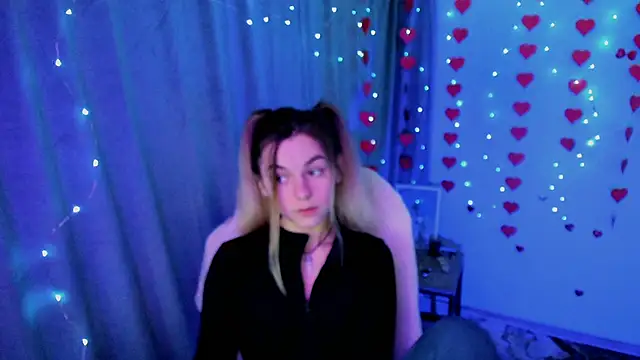 Sweet me  online show from March 2026 05:21:01 PM