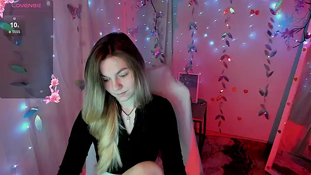 Snapshot of Sweet_me_ chatting on May 2026 06:00:02 AM Sweet me online show from May 2026 06:00:02 AM