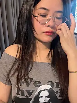 Snapshot of Kyomi-ibaby chatting on April 2026 02:42:02 AM Kyomi-ibaby online show from April 2026 02:42:02 AM