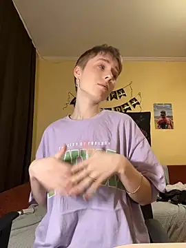 Snapshot of Crayzy_Luv chatting on March 2025 09:51:02 PM Crayzy Luv online show from March 2025 09:51:02 PM