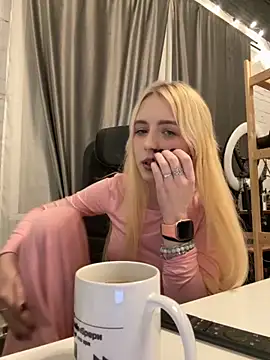 Snapshot of Crayzy_Luv chatting on November 2025 12:54:01 PM Crayzy Luv online show from November 2025 12:54:01 PM