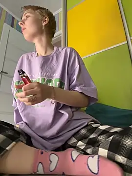 Snapshot of Crayzy_Luv chatting on March 2025 09:48:01 PM Crayzy Luv online show from March 2025 09:48:01 PM