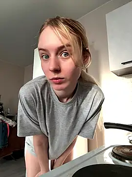 Snapshot of Crayzy_Luv chatting on January 2026 10:19:02 AM Crayzy Luv online show from January 2026 10:19:02 AM