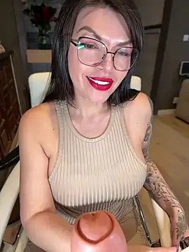 CarlaConnor80 online show from February 2025 05:03:02 PM