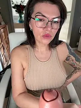 CarlaConnor80 online show from February 2025 01:30:01 PM