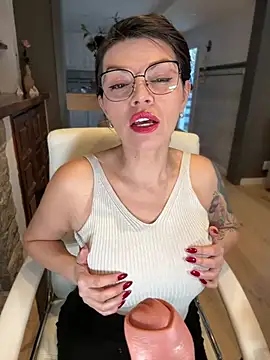 CarlaConnor80 online show from February 2025 04:32:02 PM