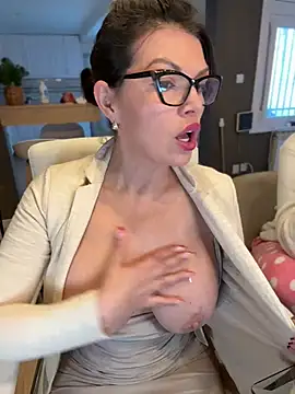 CarlaConnor80 online show from January 2025 03:16:01 PM