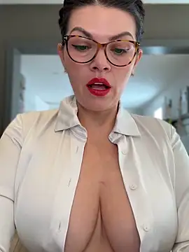 Snapshot of CarlaConnor80 chatting on December 2025 11:44:02 AM CarlaConnor80 online show from December 2025 11:44:02 AM