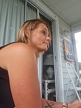 Snapshot of Dixiefaye_Pika chatting on December 2025 07:37:01 PM Dixiefaye Pika online show from December 2025 07:37:01 PM