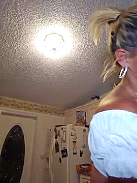 Snapshot of Dixiefaye_Pika chatting on November 2025 01:39:01 AM Dixiefaye Pika online show from November 2025 01:39:01 AM