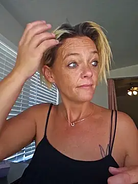 Snapshot of Dixiefaye_Pika chatting on November 2025 05:23:02 PM Dixiefaye Pika online show from November 2025 05:23:02 PM