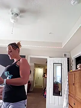 Snapshot of Dixiefaye_Pika chatting on April 2026 10:37:02 PM Dixiefaye Pika online show from April 2026 10:37:02 PM