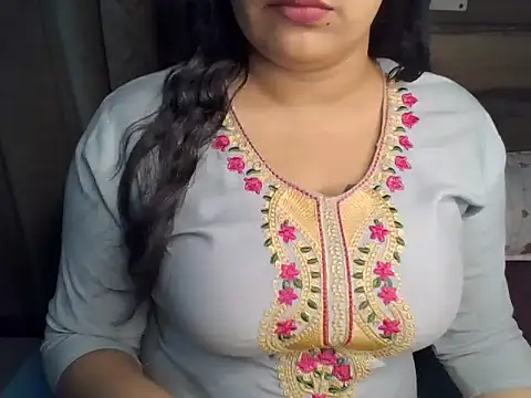 Trezza online show from October 2025 07:14:01 PM