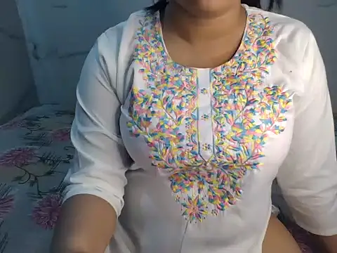 Trezza online show from April 2026 08:33:01 PM