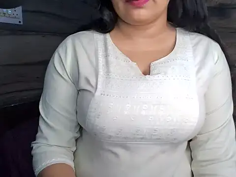 Trezza online show from September 2025 07:28:02 PM