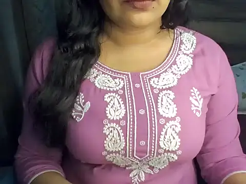 Trezza online show from October 2025 08:43:02 PM